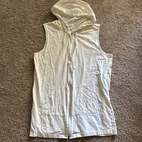 💜 3 for $10 Croft & Barrow Cream Sleeveless Hoodie Vest - Picture 1 of 2